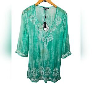 Chic Green Tunic with Embroidered Details